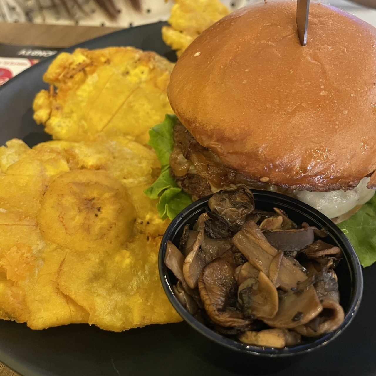 Top Burgers - Mushroom Swiss