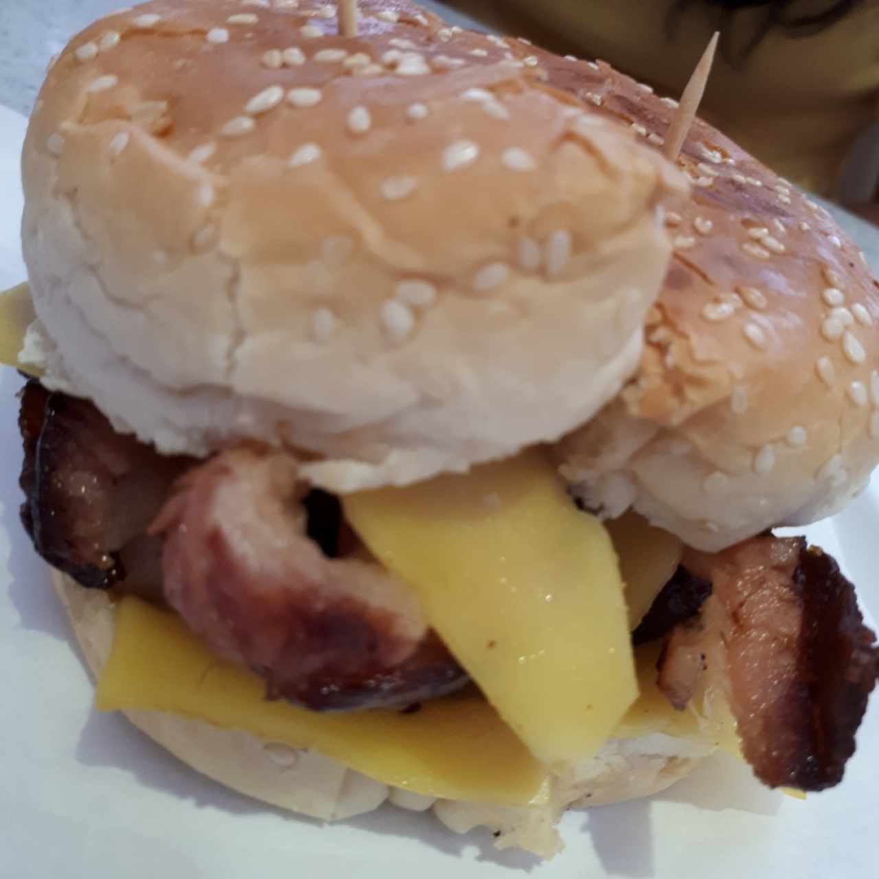 hamburguesa con queso y bacon