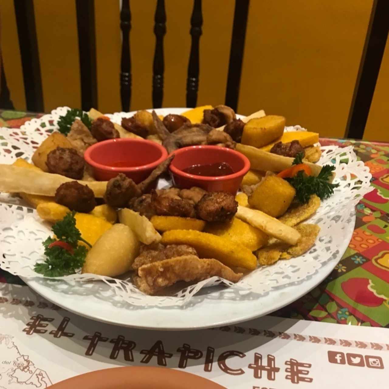 Bandeja típica para 4 personas