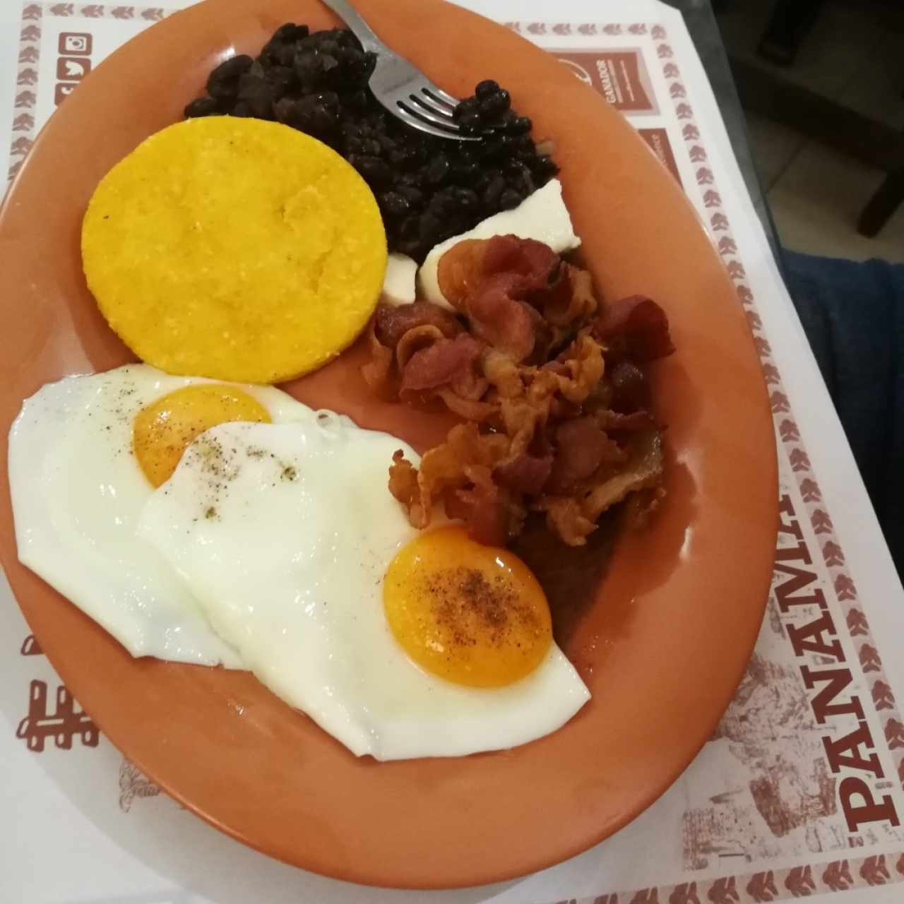 desayuno típico trapiche