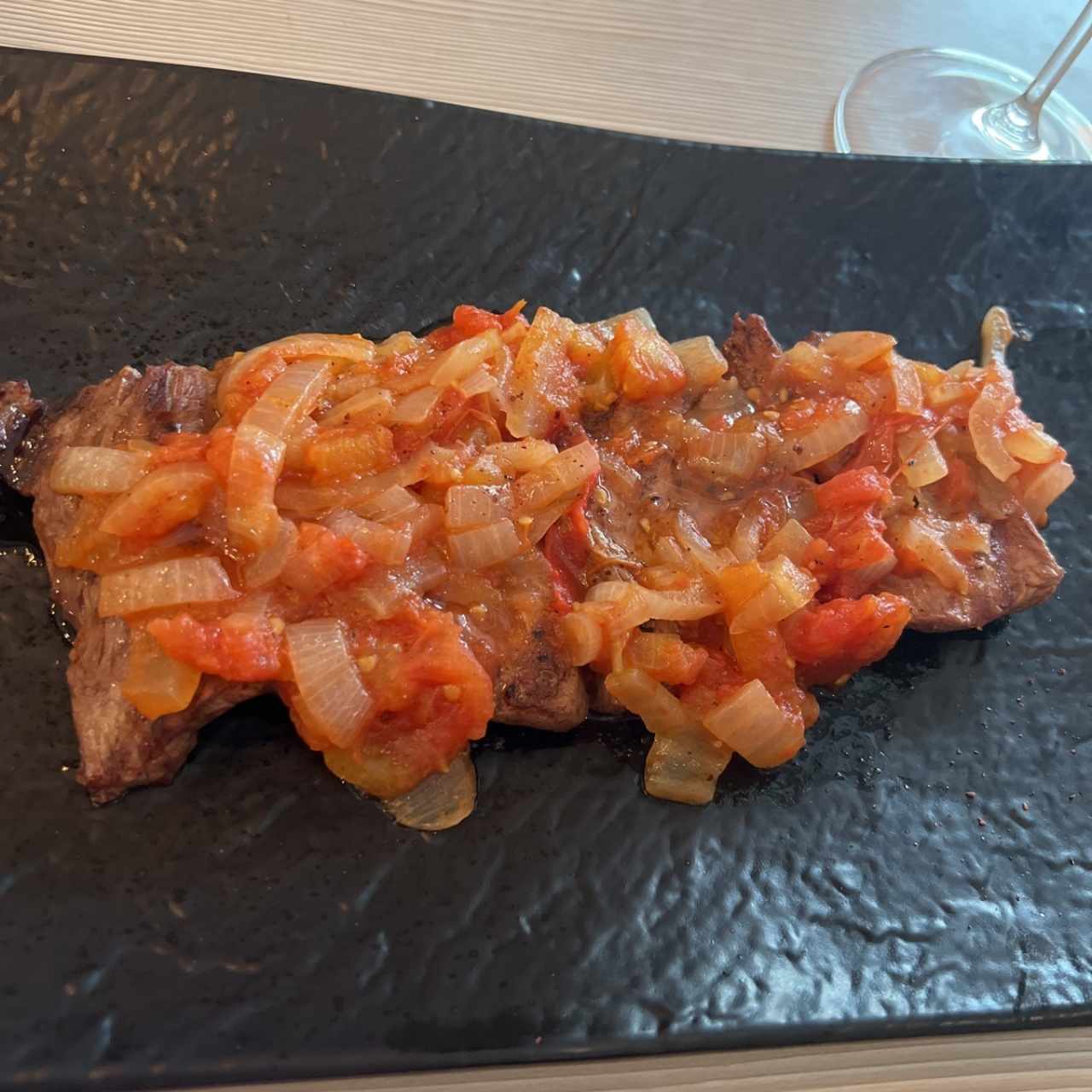 Steak (227 gr) a la Criolla