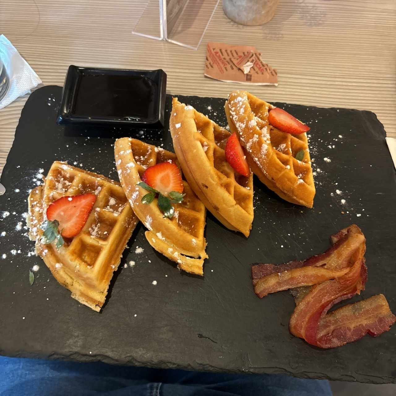 Desayunos Criollos - Waffles