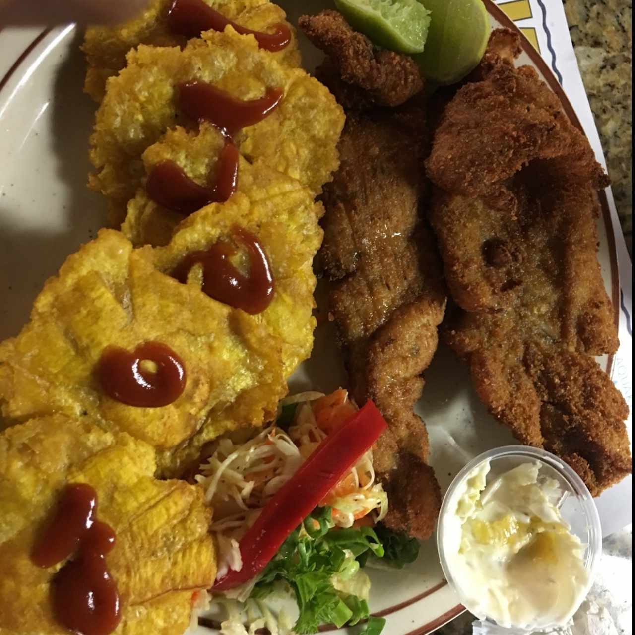 filete de corvina con patacones