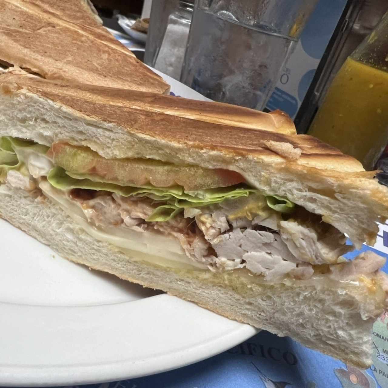 Emparedados /Sandwiches - Pollo