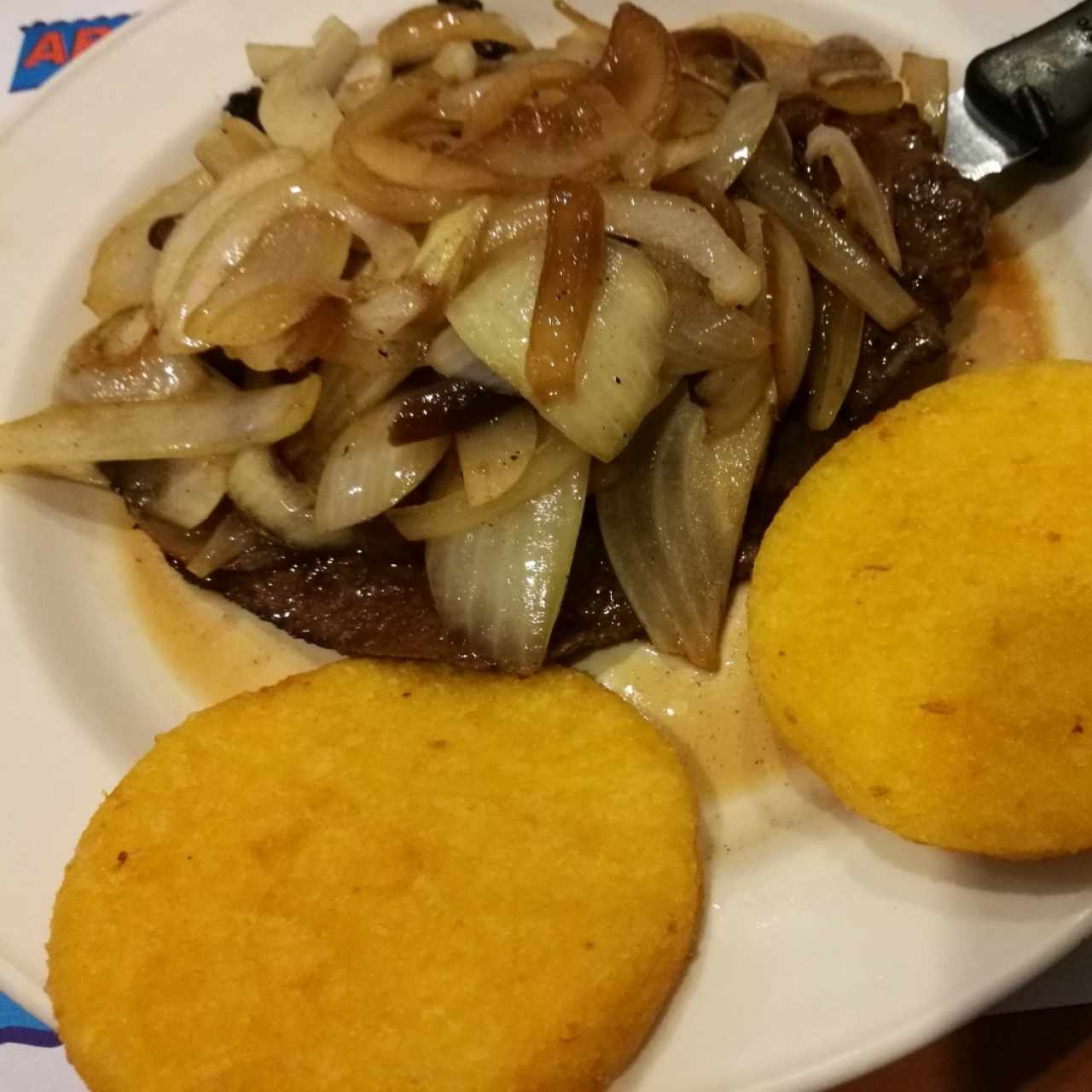 Bistec de hígado con tortillas