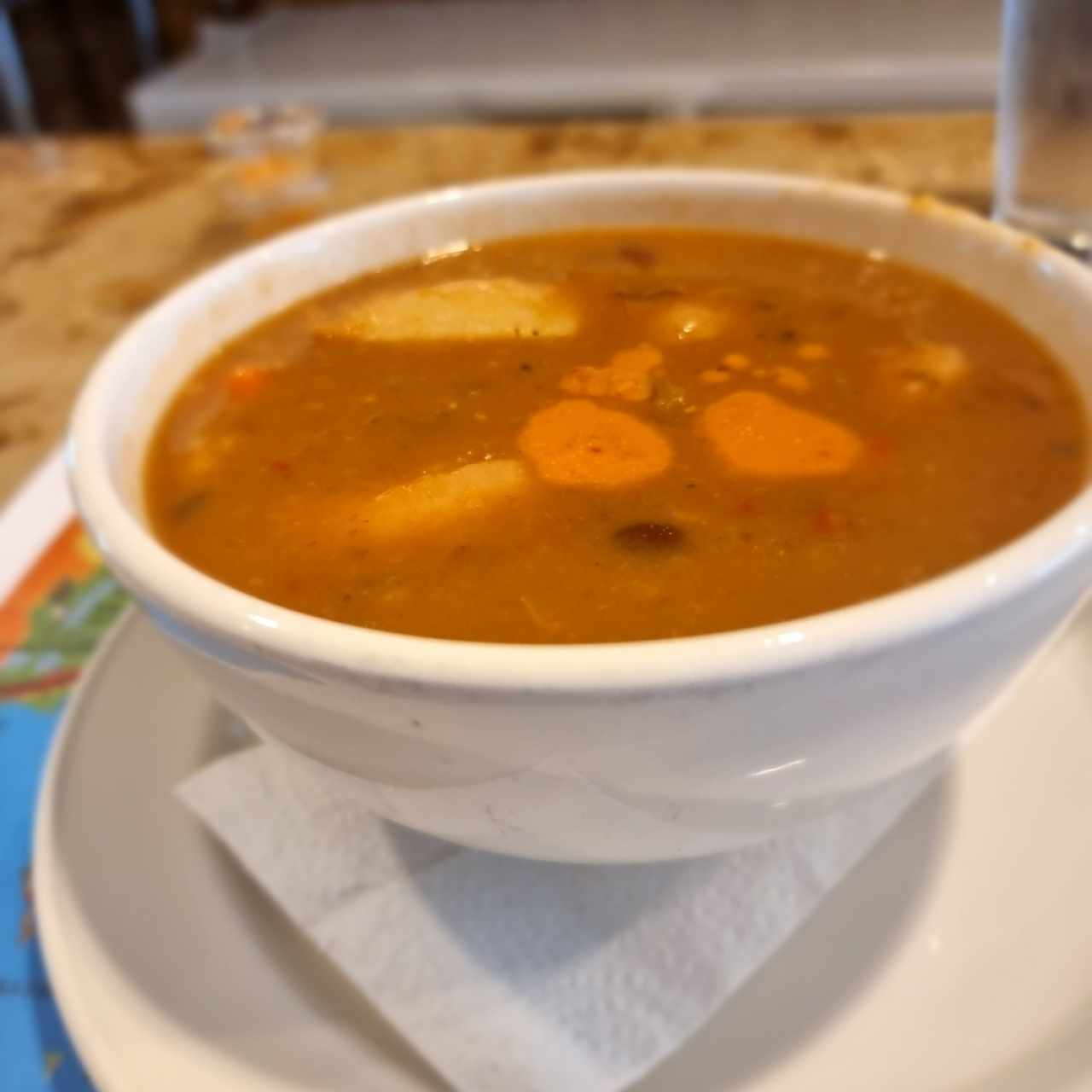 Sopa de porotos con rabito.