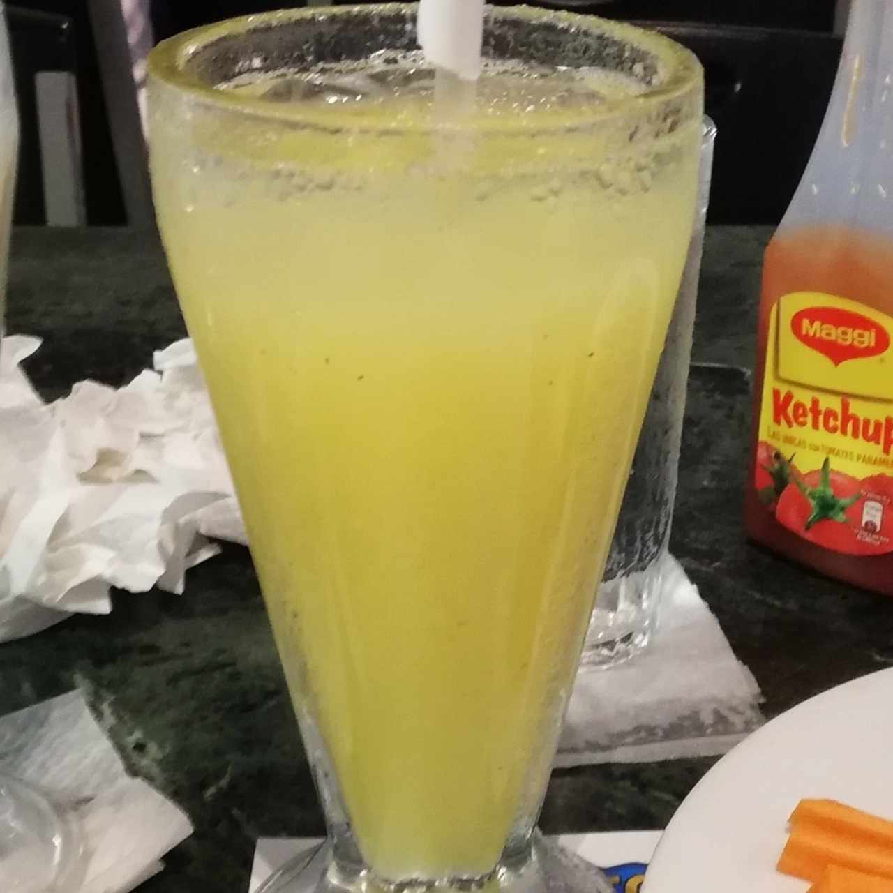 jugo de piña natural