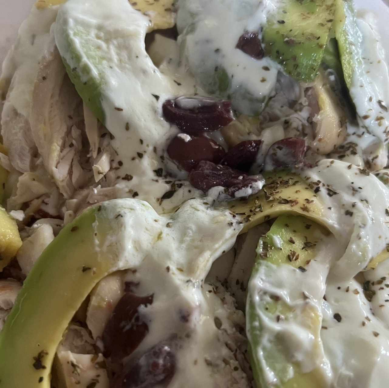 Ensaladas - Salata Tost con extra pollo y aguacate