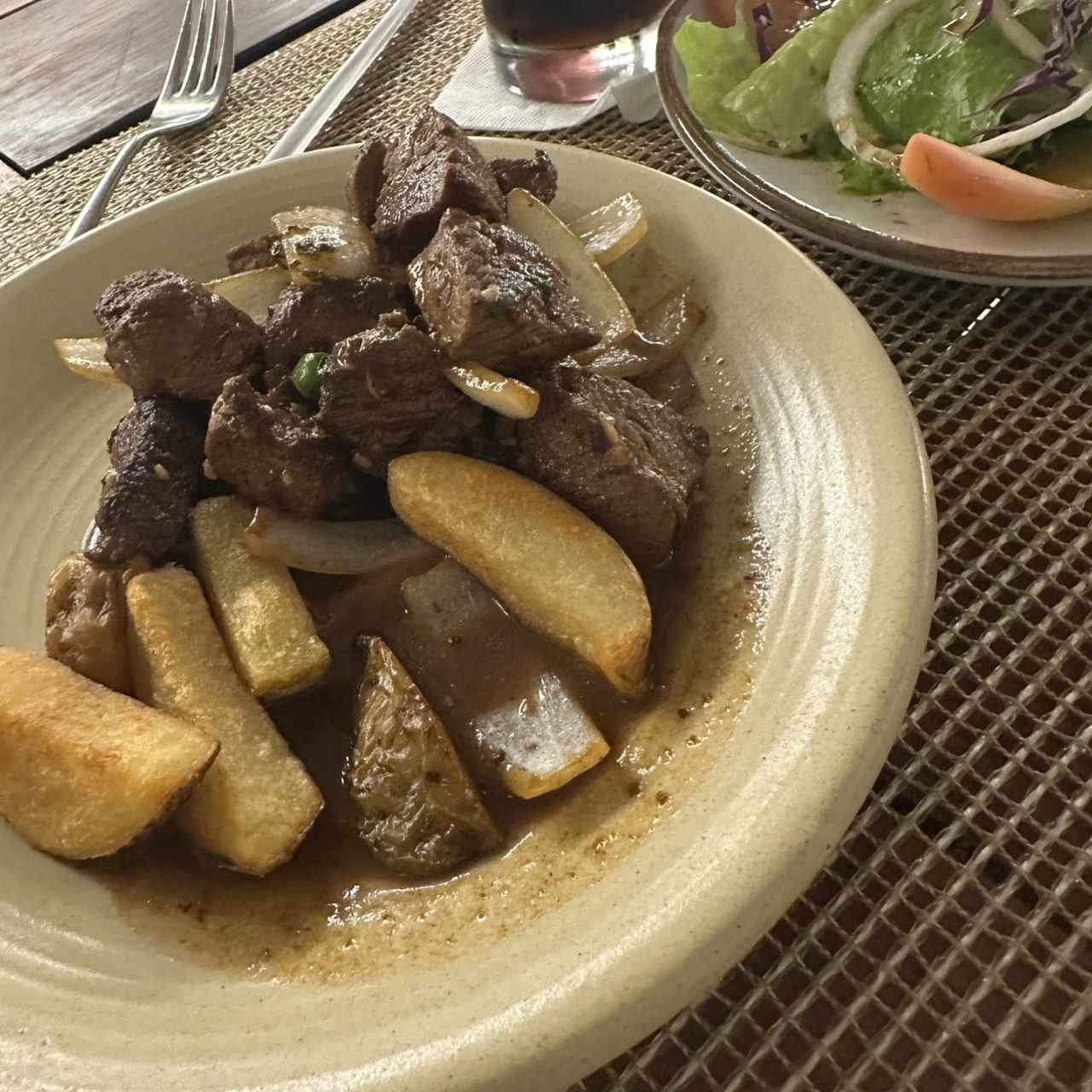 Platos Fuertes - Lomo Saltado