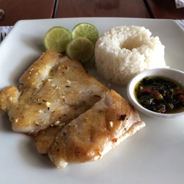 Corvina a la plancha con arroz