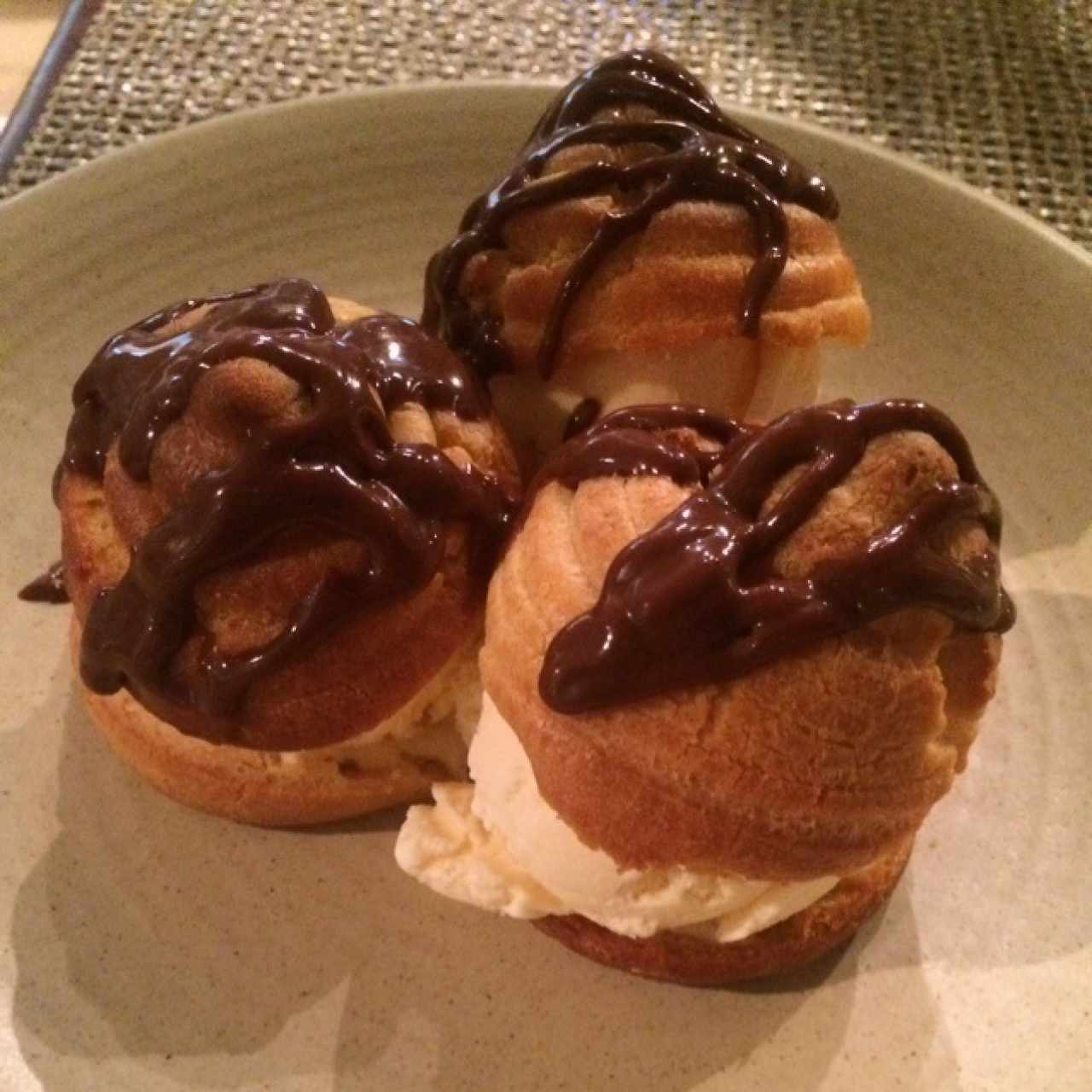 profiteroles