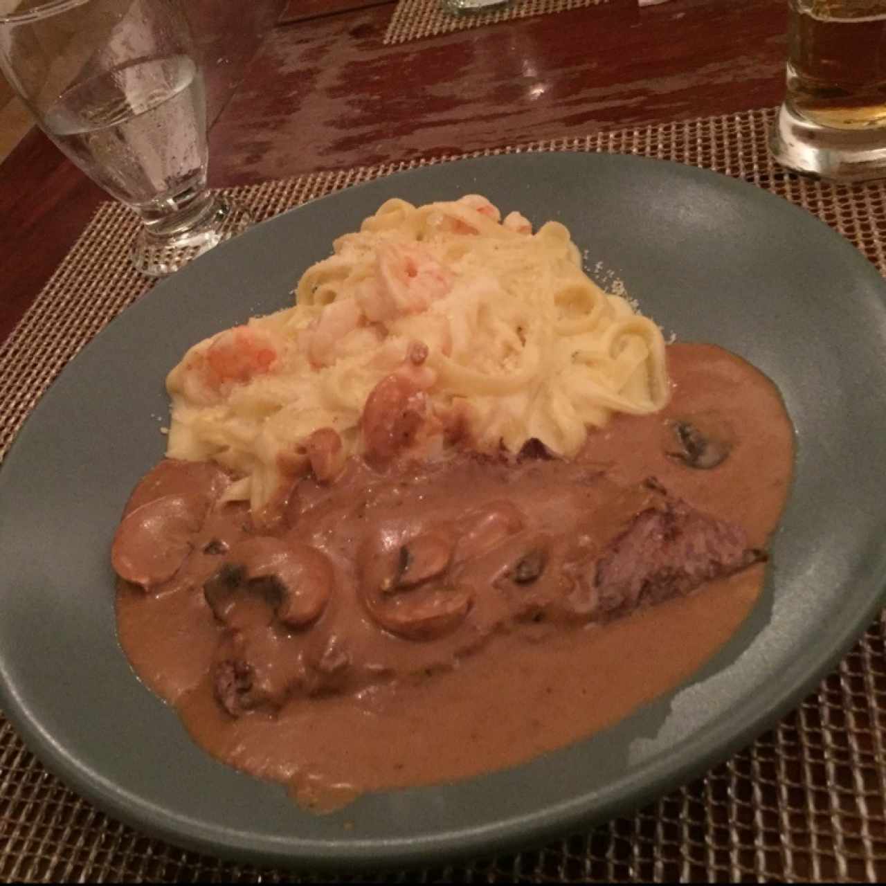 SPAGHETTI A LA HUANCAÍNA CON LOMO