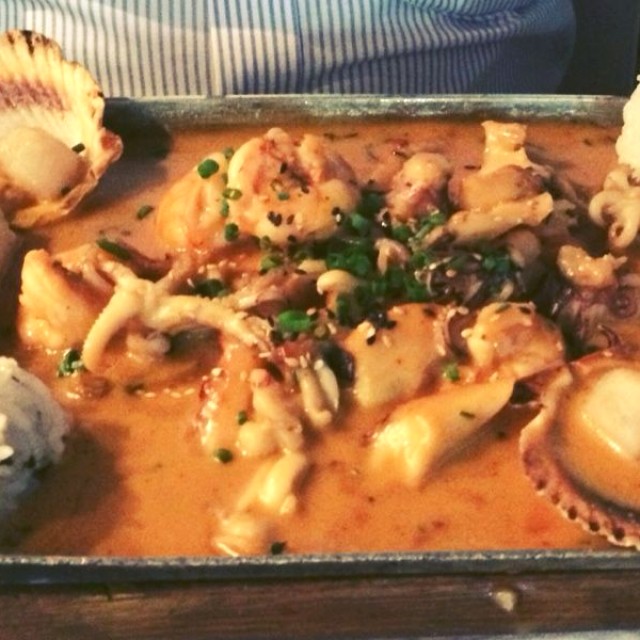 Parrillada de Mariscos con mantequilla batayaki