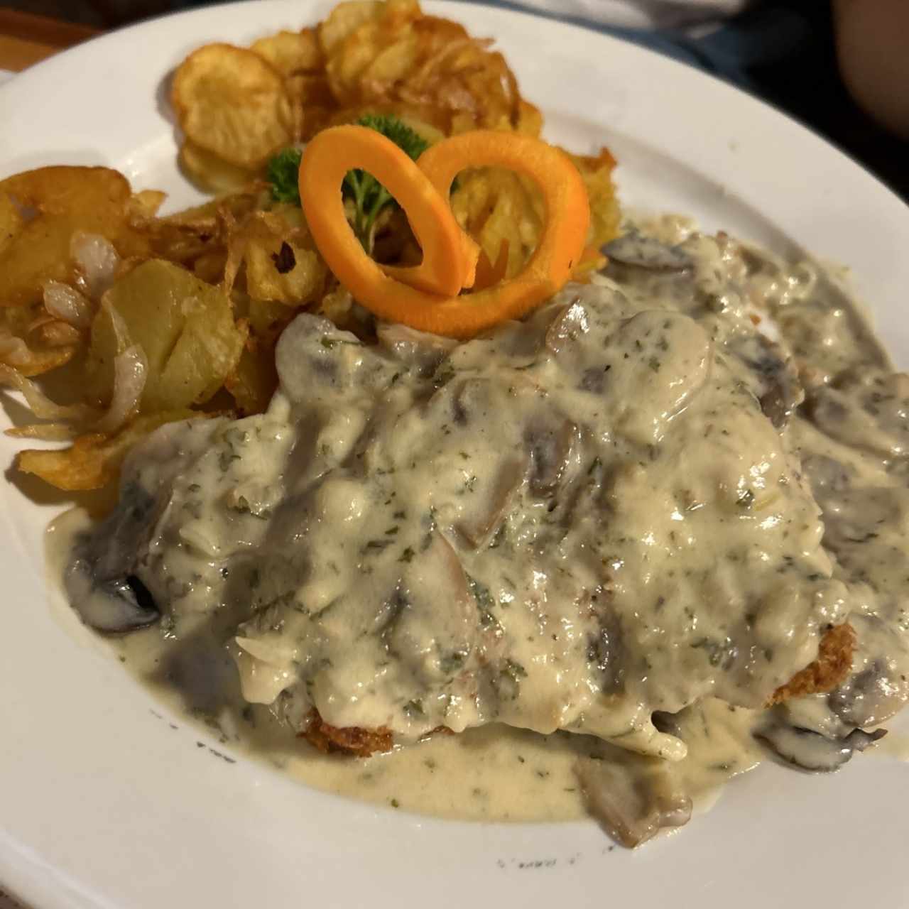 Jägerschnitzel Escalopas de cerdo Empanizadas "Estilo Cazador"