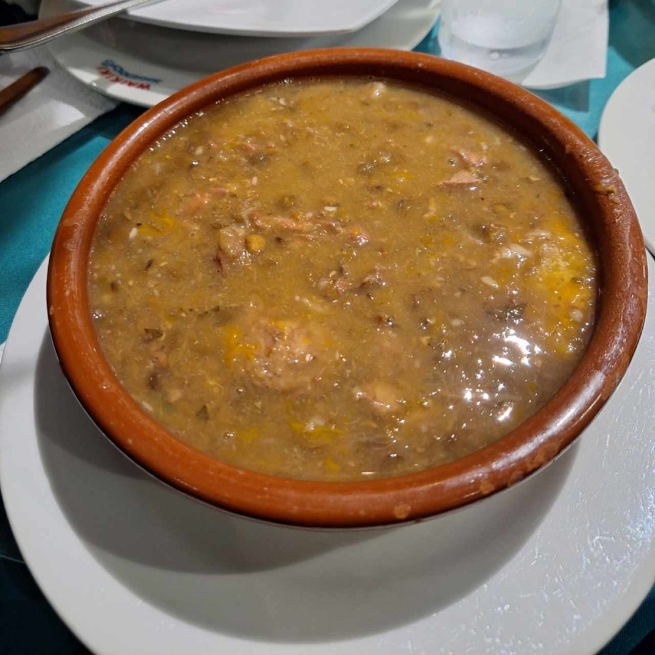 Sopa de Lentejas con chorizo y carne