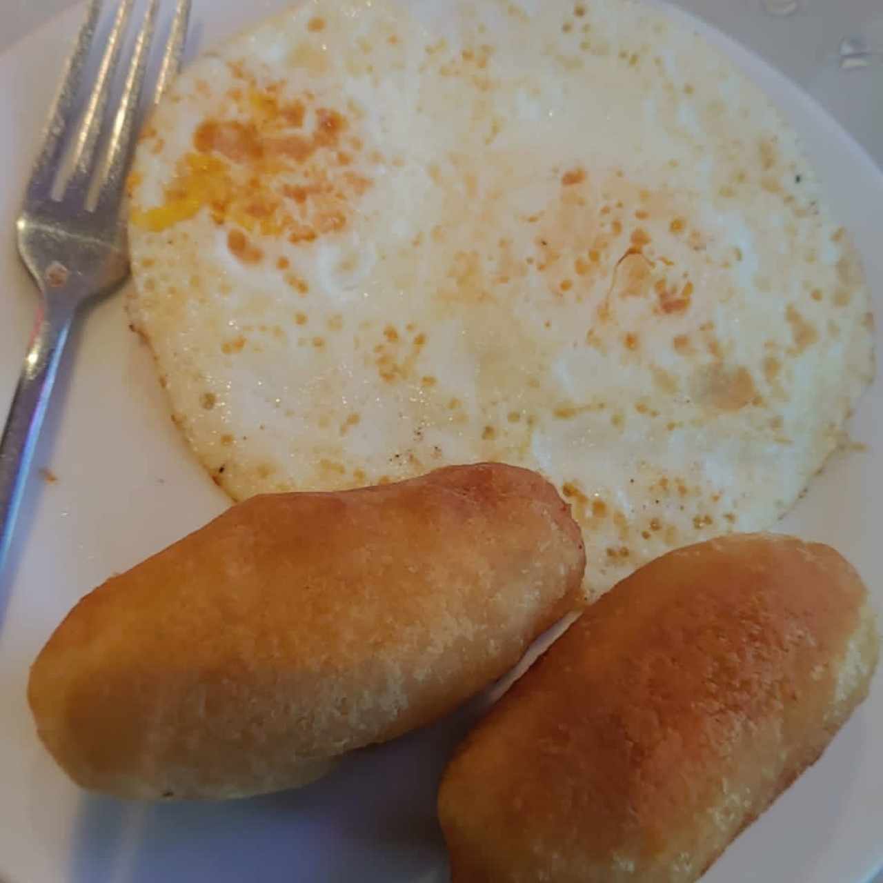 Huevos Fritos con Carimañolas
