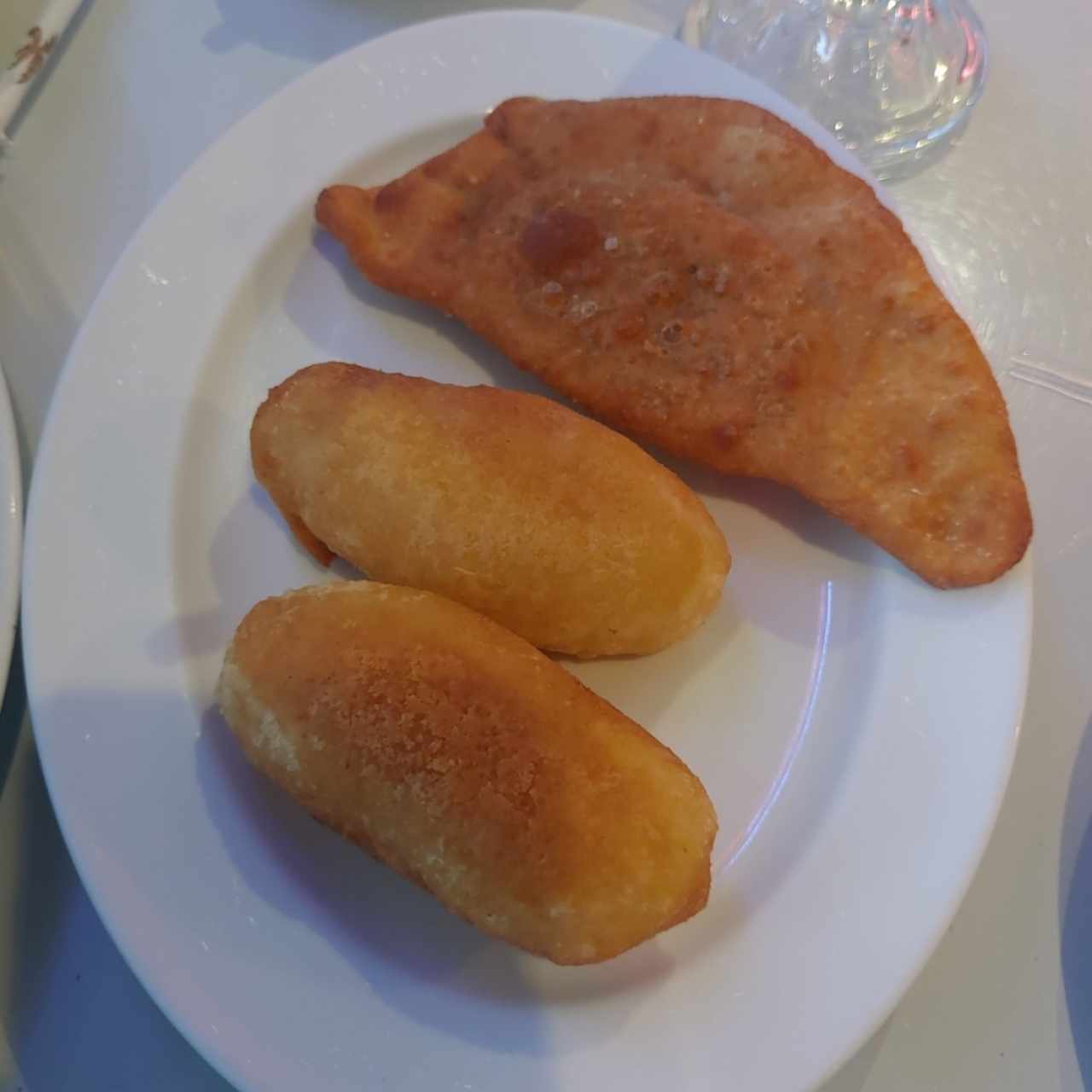 Carimañolas y empanada