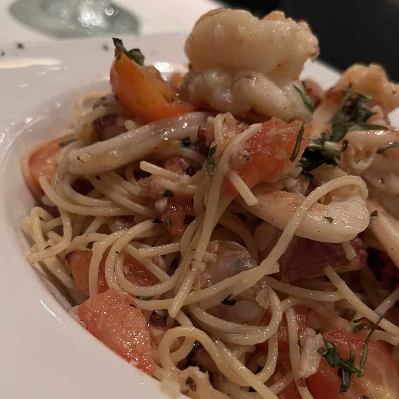 Spaghettini con Mariscos, Tomate Concassé