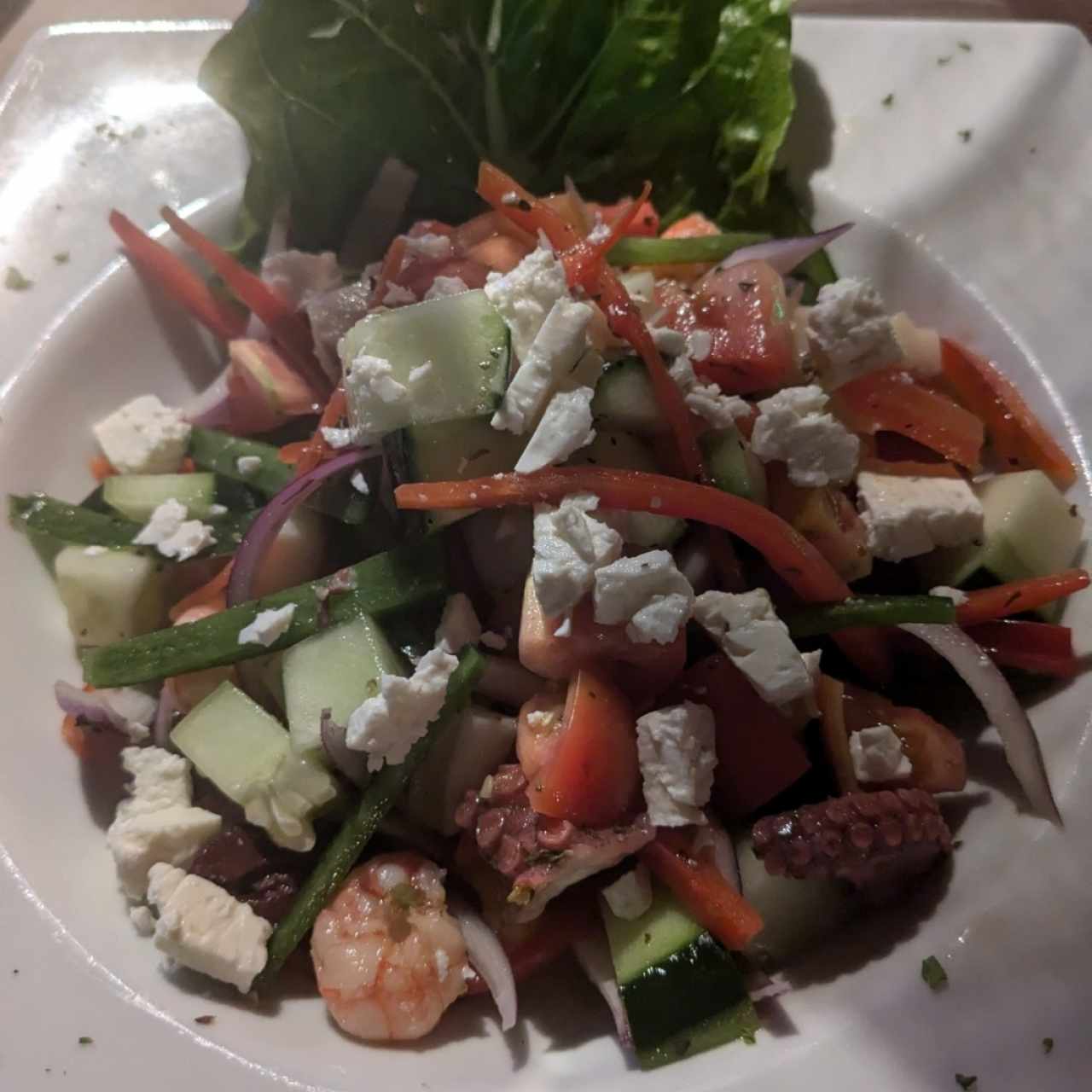 Ensalada Griega con Mariscos