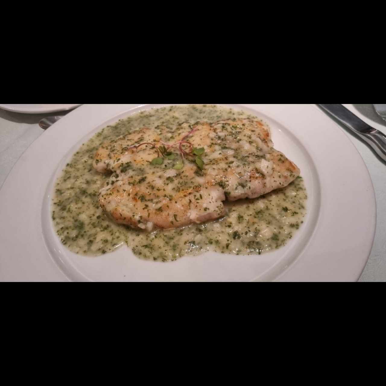 filete de pescado en salsa verde