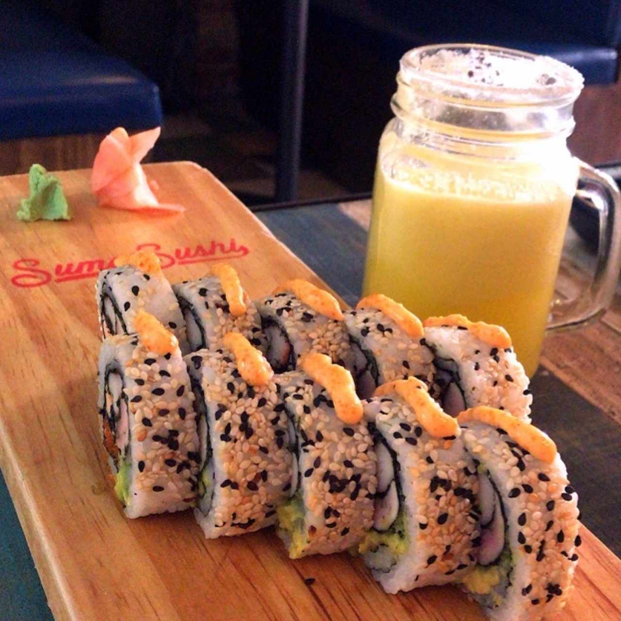 sushi ojo de tigre con limonada de mango biche