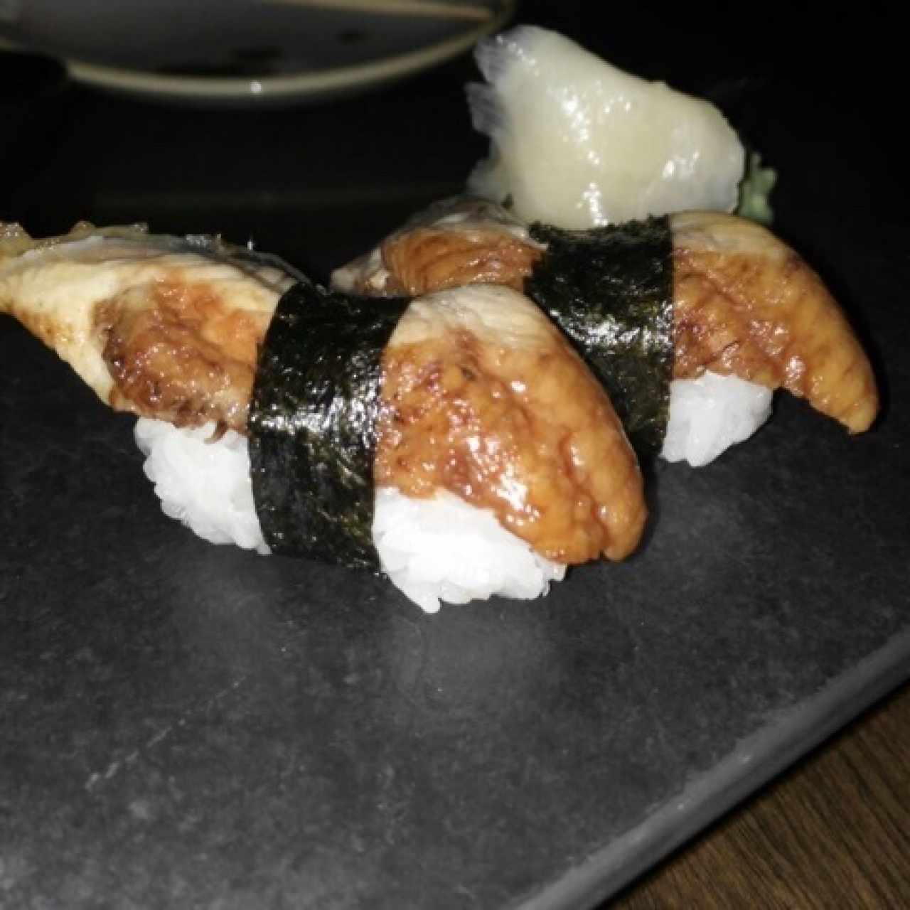 sushi de anguila