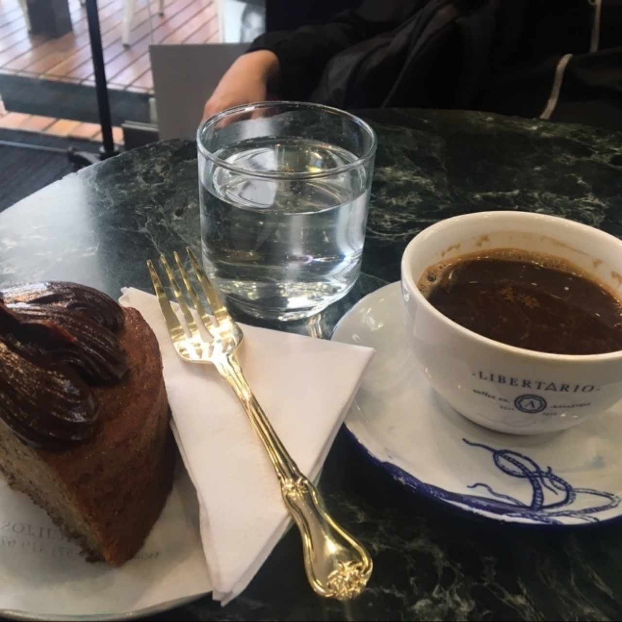Café PAZ y Torta Choco Platano
