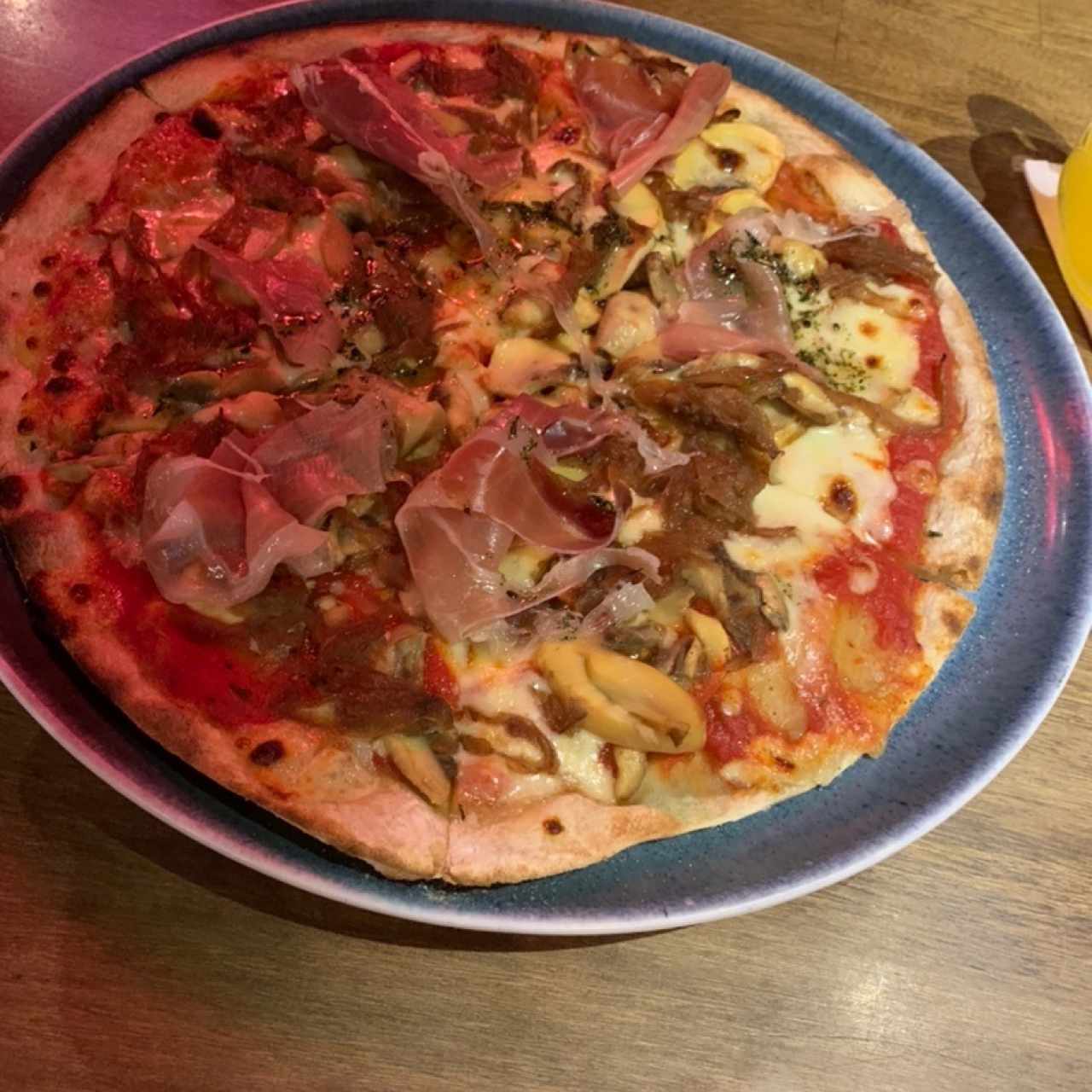 Pizza peperonni y mozarella