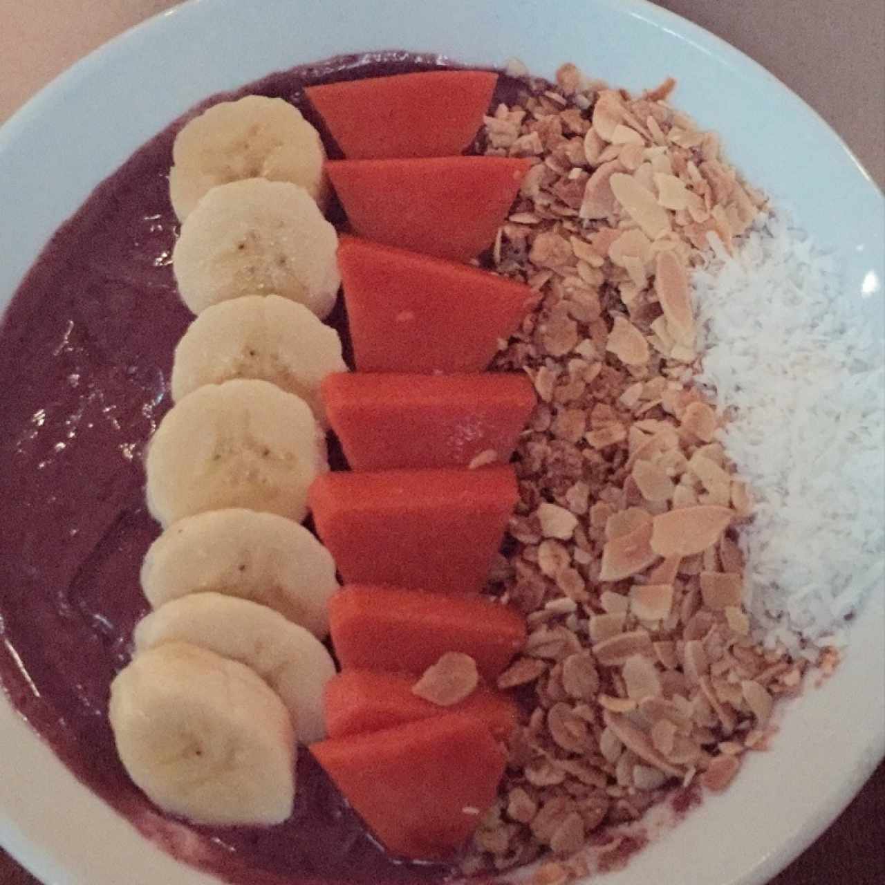 Smoothie bowl de Açai, uva y banano