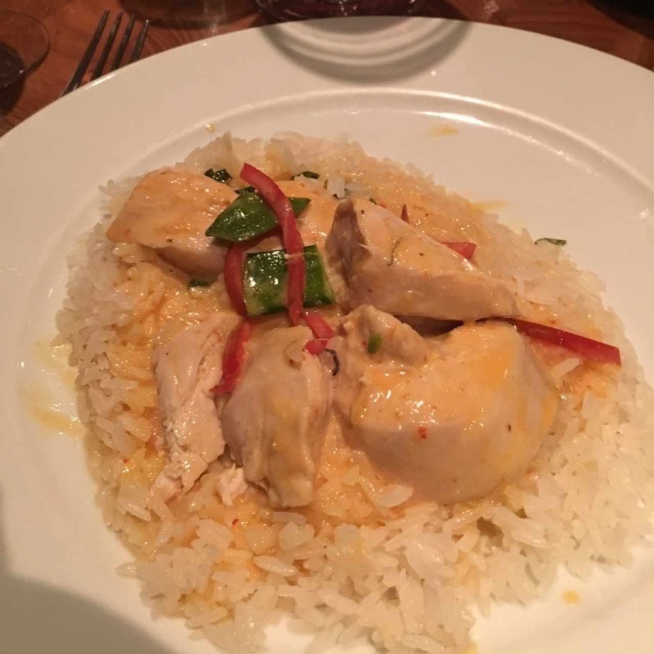 Pollo al curry con arroz de jazmin