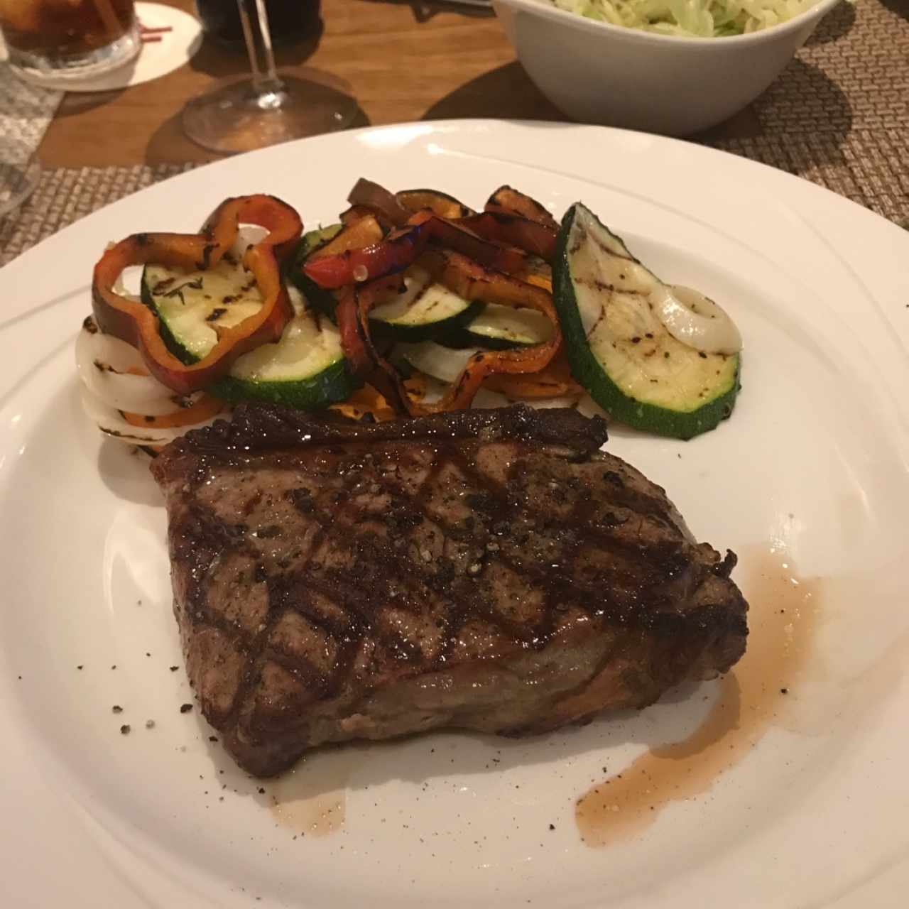 delicioso y jugoso New York Steak