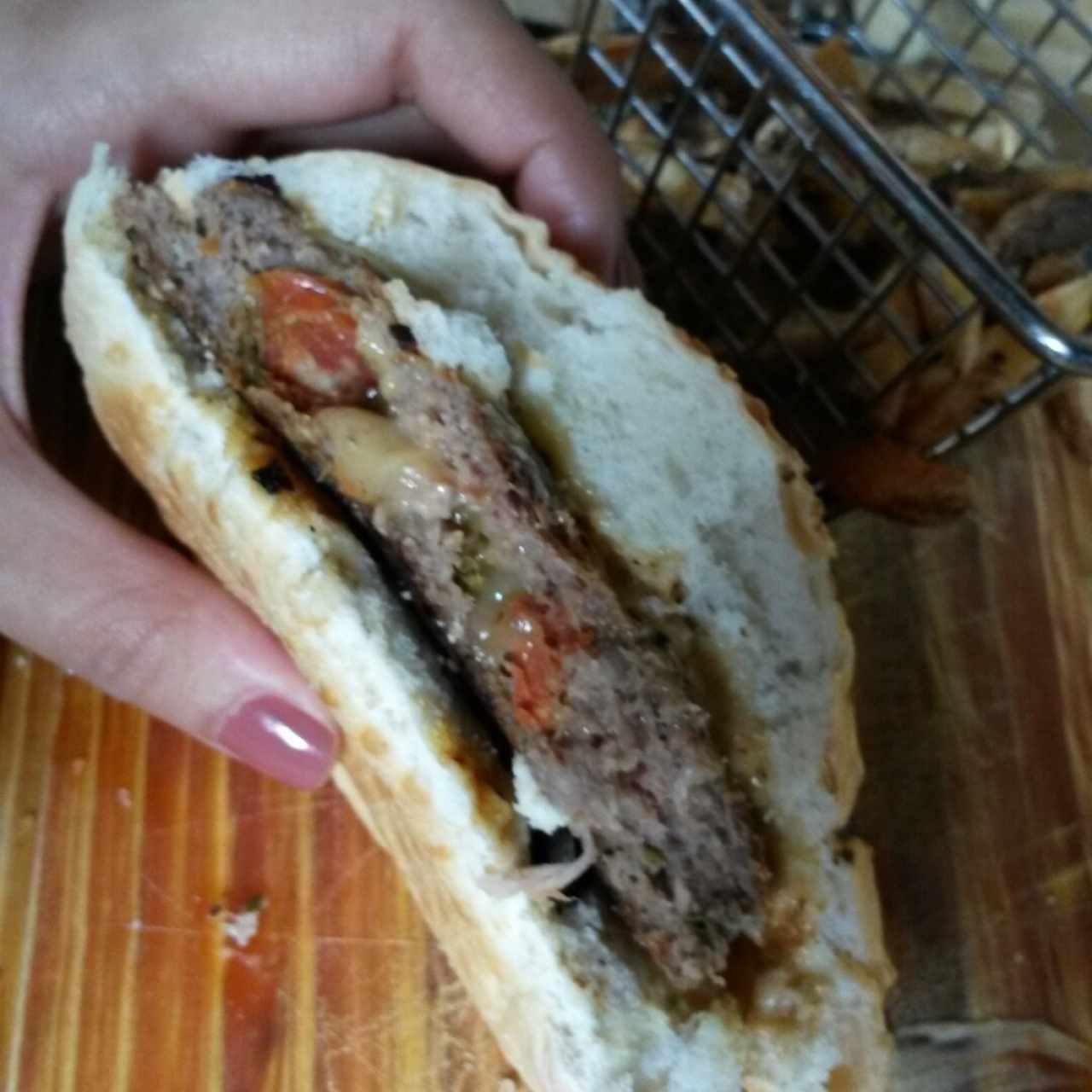 No recuerdo el nombre pero tenía chistorras, tomates secos y queso emmental.