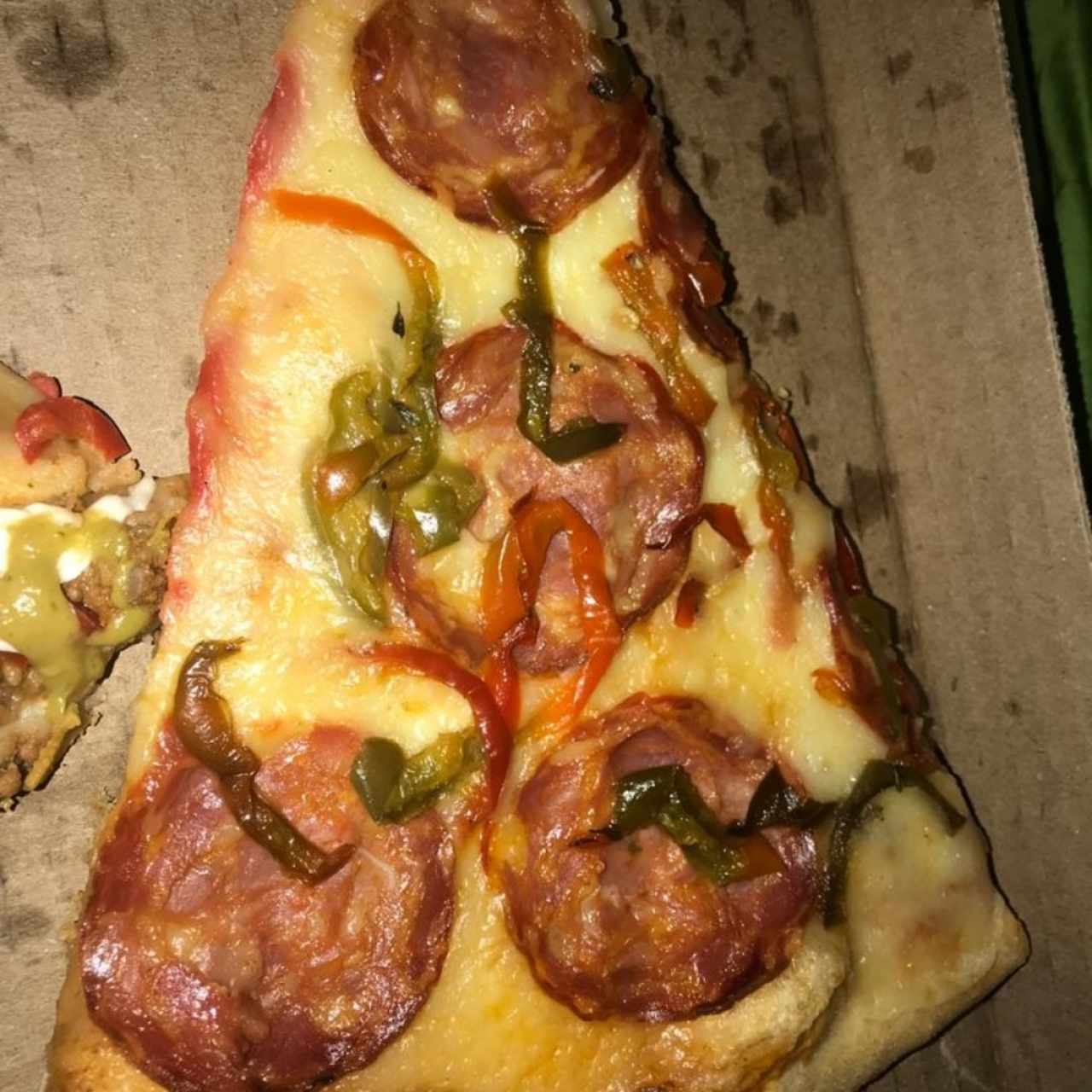 Pizza Española, Muy Buena