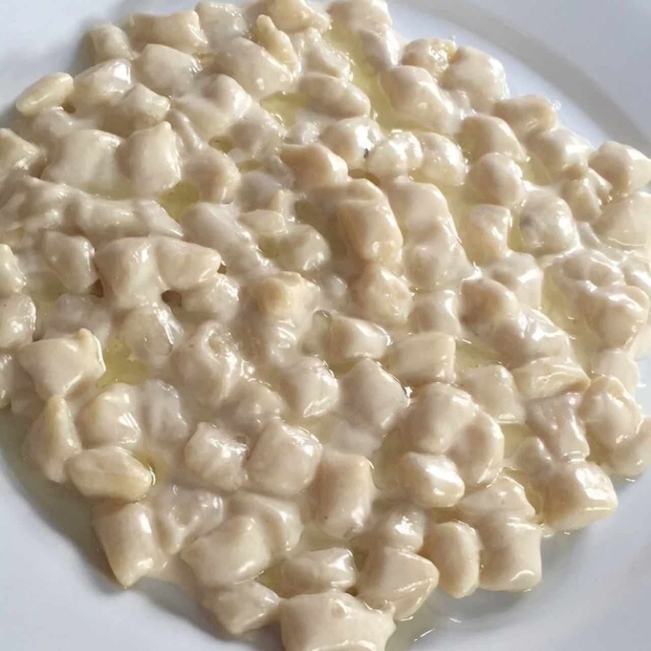 Gnocchetti di patate con crema di formaggio e profumo di tartufo