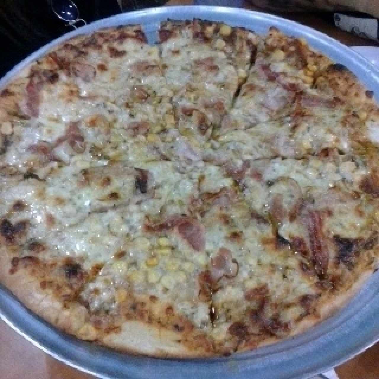 Pizza Tocineta y Maiz