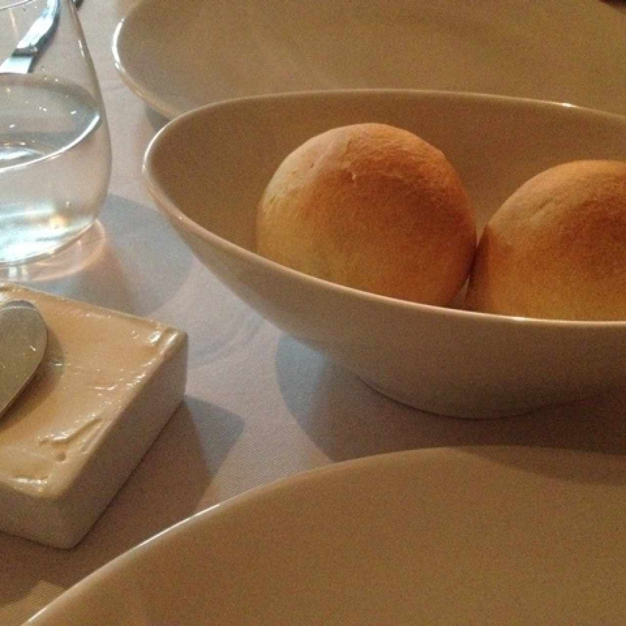 Pan hecho en casa con queso crema