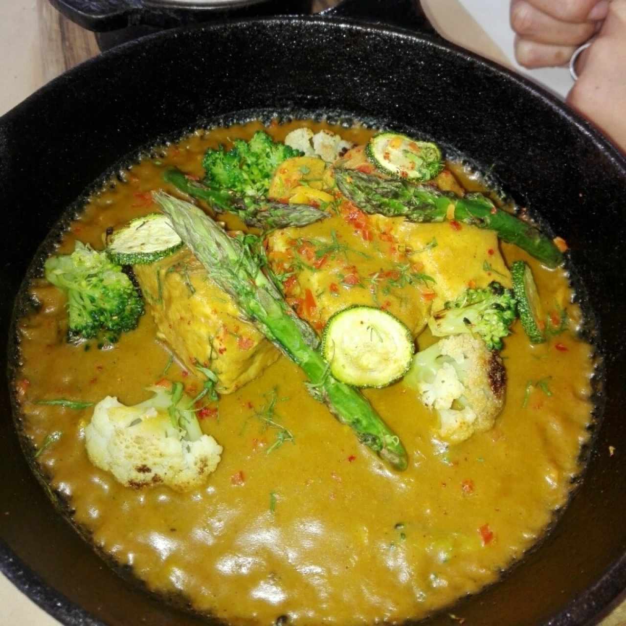 Medregal al coco y curry 