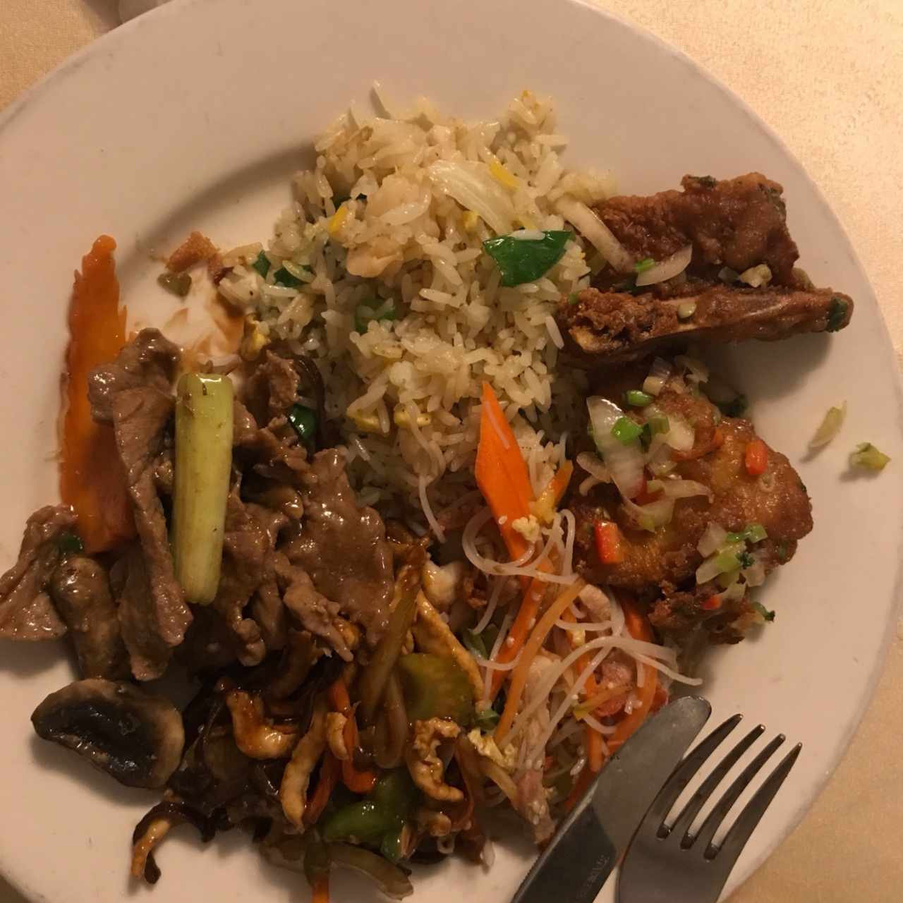 arroz chino, costillitas sal y pimienta, carne, pollo y fideos
