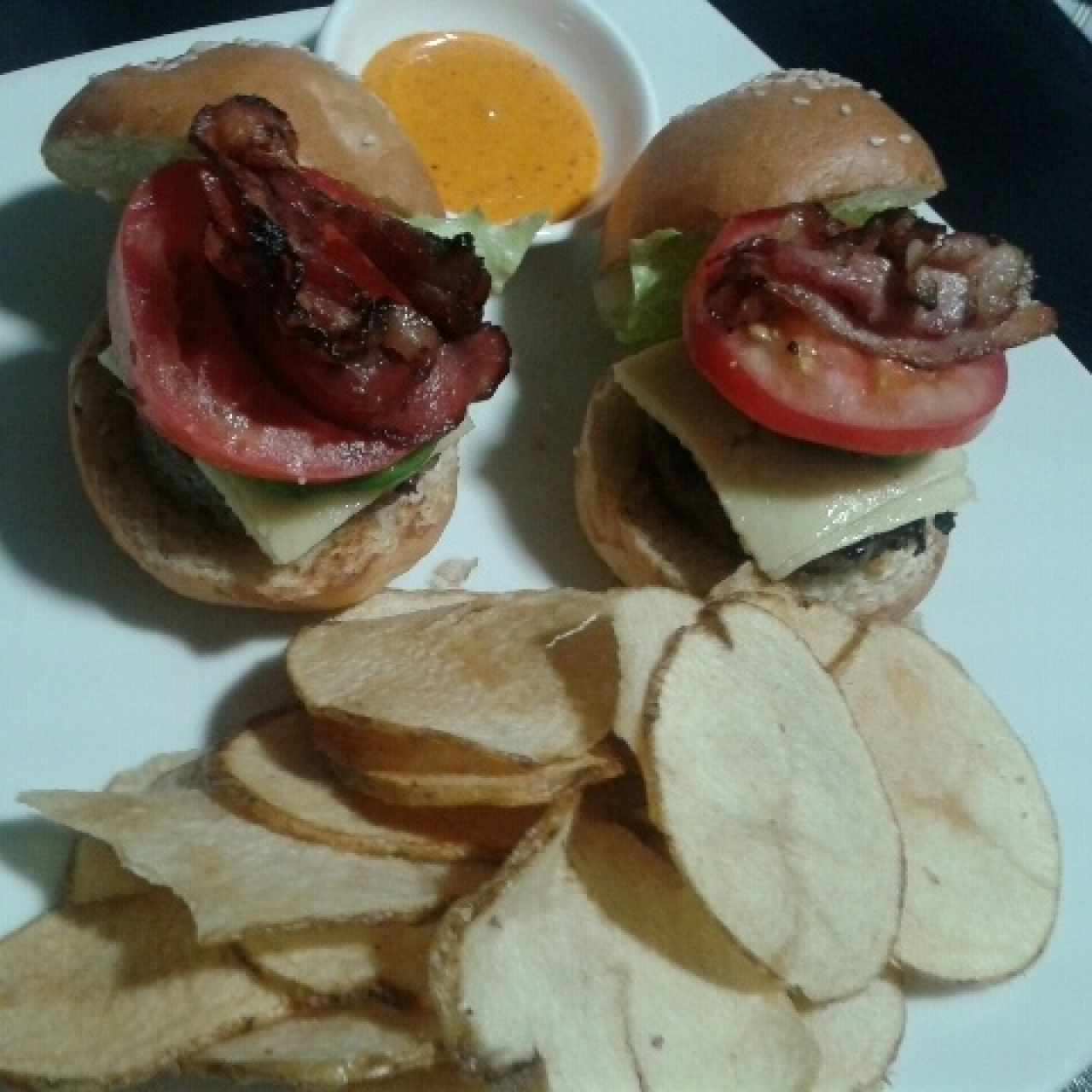 Las Burgers - Avocado Burger