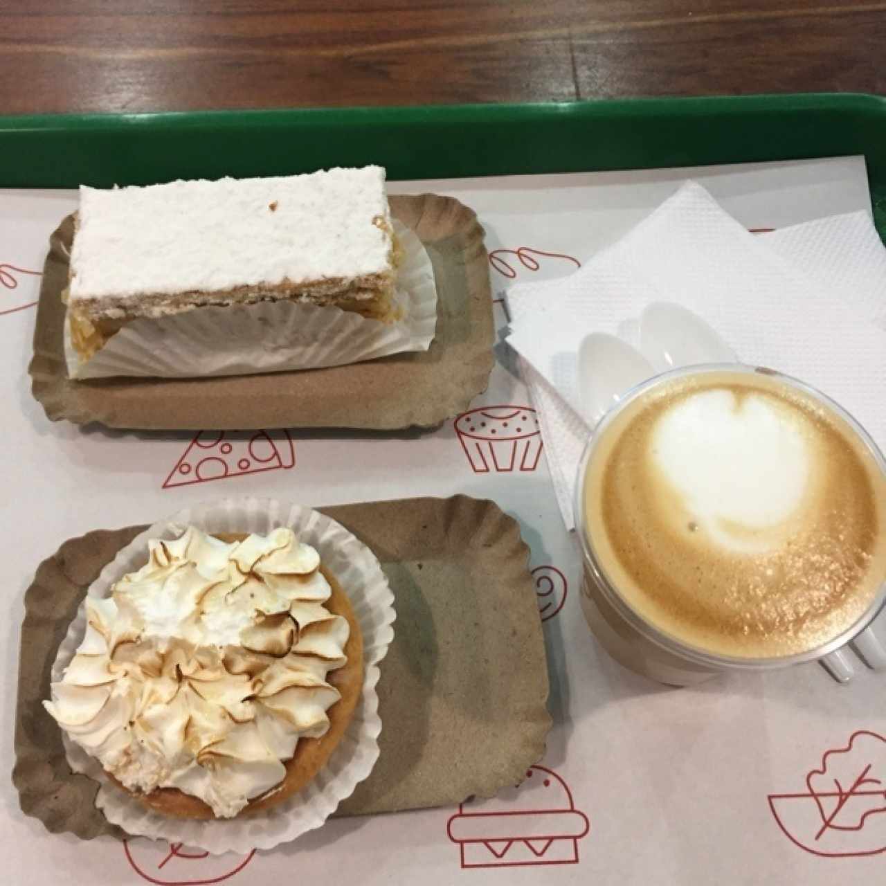 Cafe, Milhojas y tartaleta de guanabana