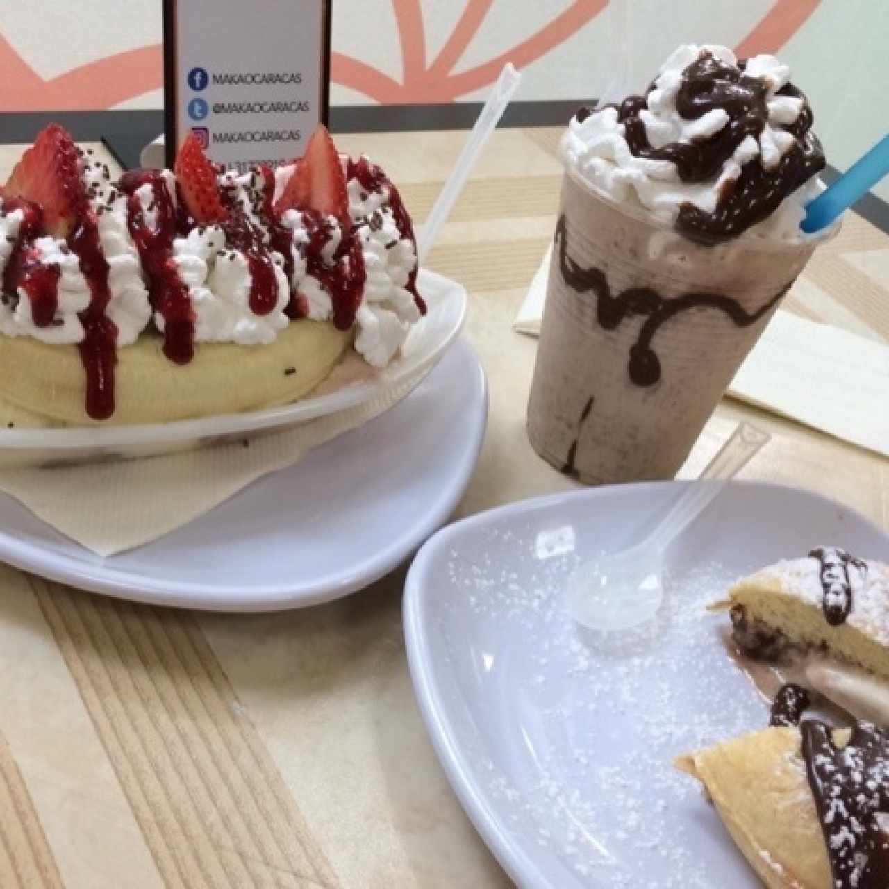 banana split, merengada de helado de brownie y panini gelato con helado de nutella