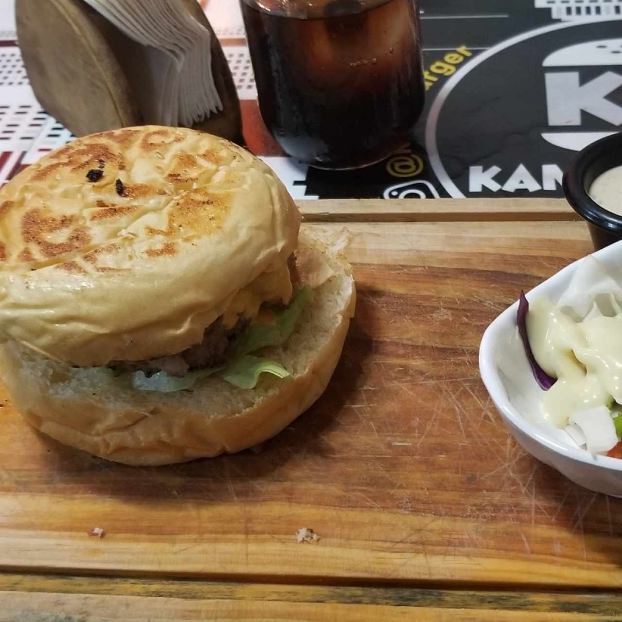 hamburguesa con queso y tocineta