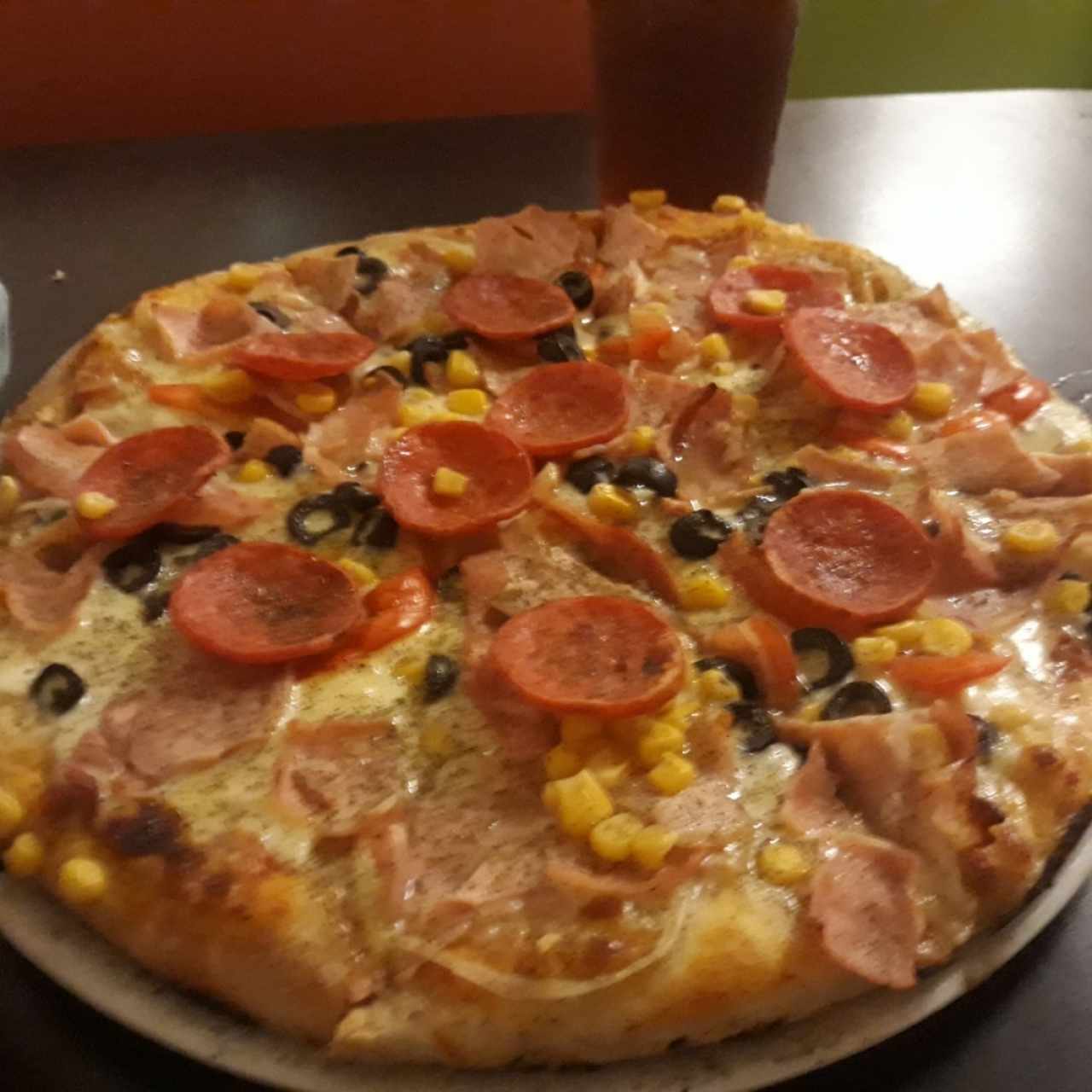 pizza peperonni. 