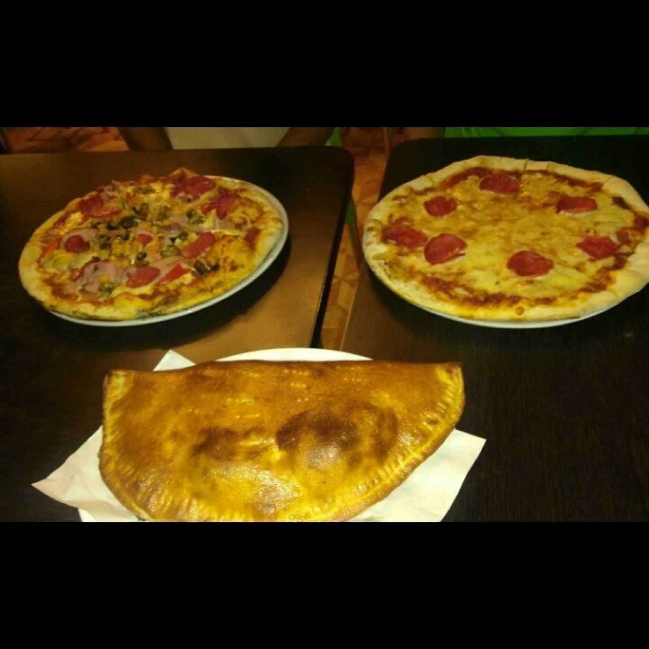 Pizza Kprichos, Pizza de peperoni y Calzone