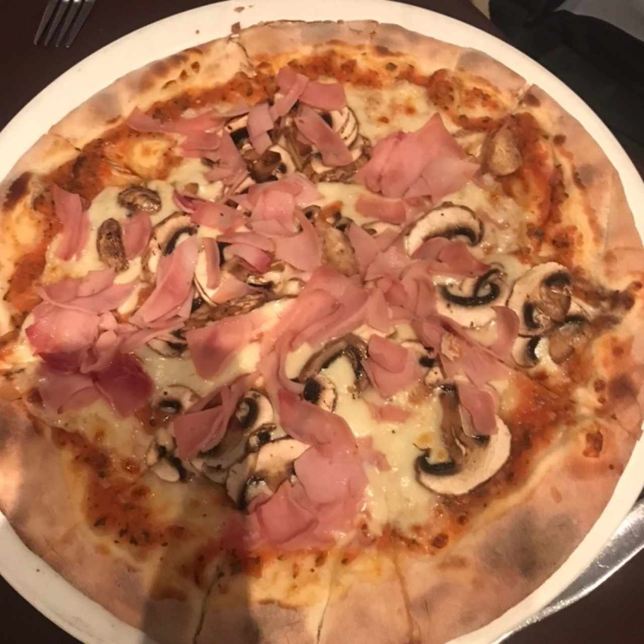 Pizza Prosciutto y Funghy