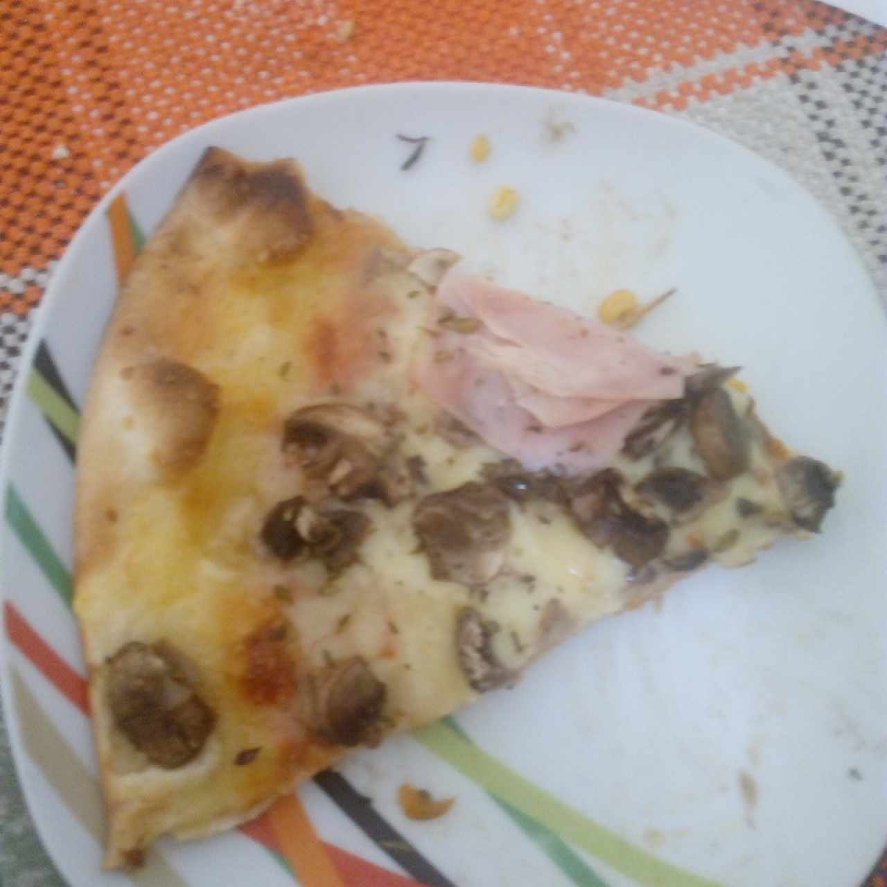 pizza de hongos y jamón