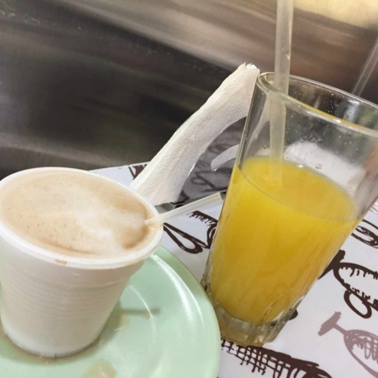 Excelente Café y Jugo de Naranja..!