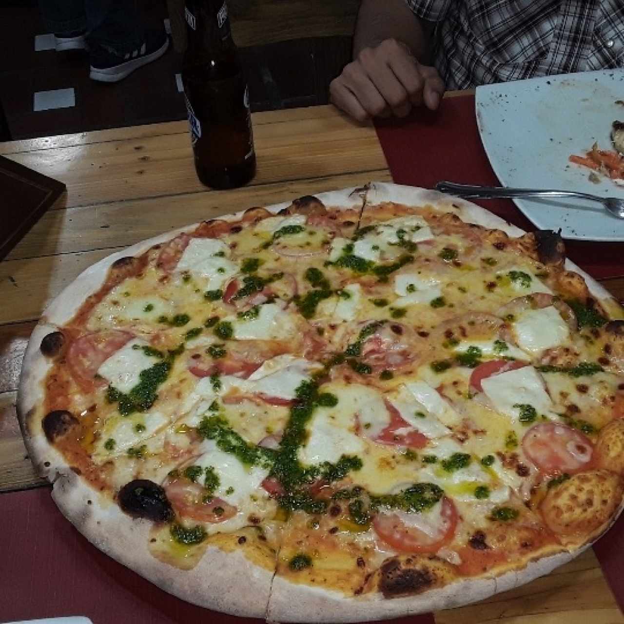 Pizza Capresa Familiar