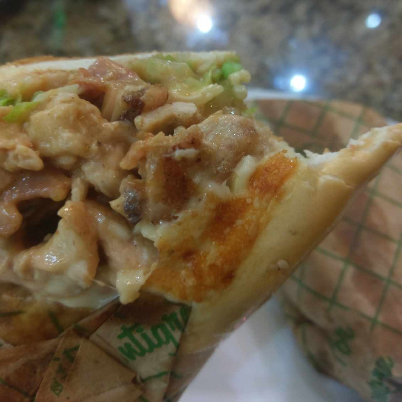Sandwich de pollo, queso y tocineta. ❤️