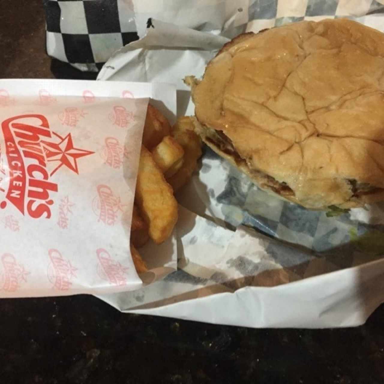 Church’s Burguer con Papas, demasiada buena...